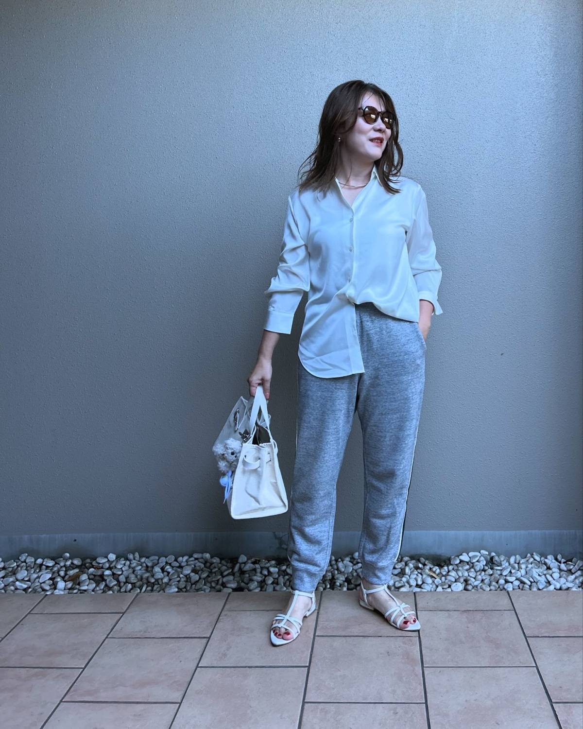 スウェットパンツを合わせたMIXコーデ