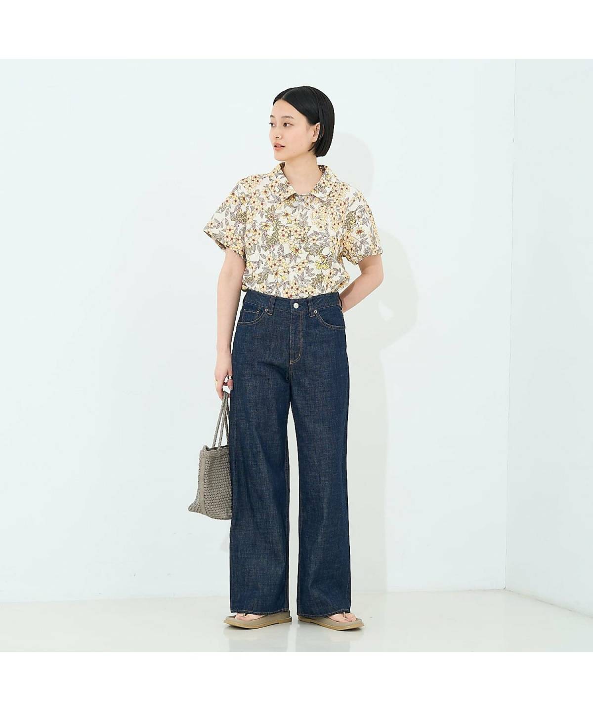 アロハシャツコーデ レディース ストレートデニム