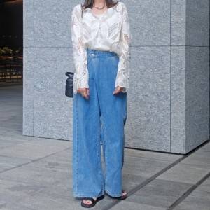 【2026年4月】おばさん感ゼロ……！老け見えしない春のブラウスコーデ5選