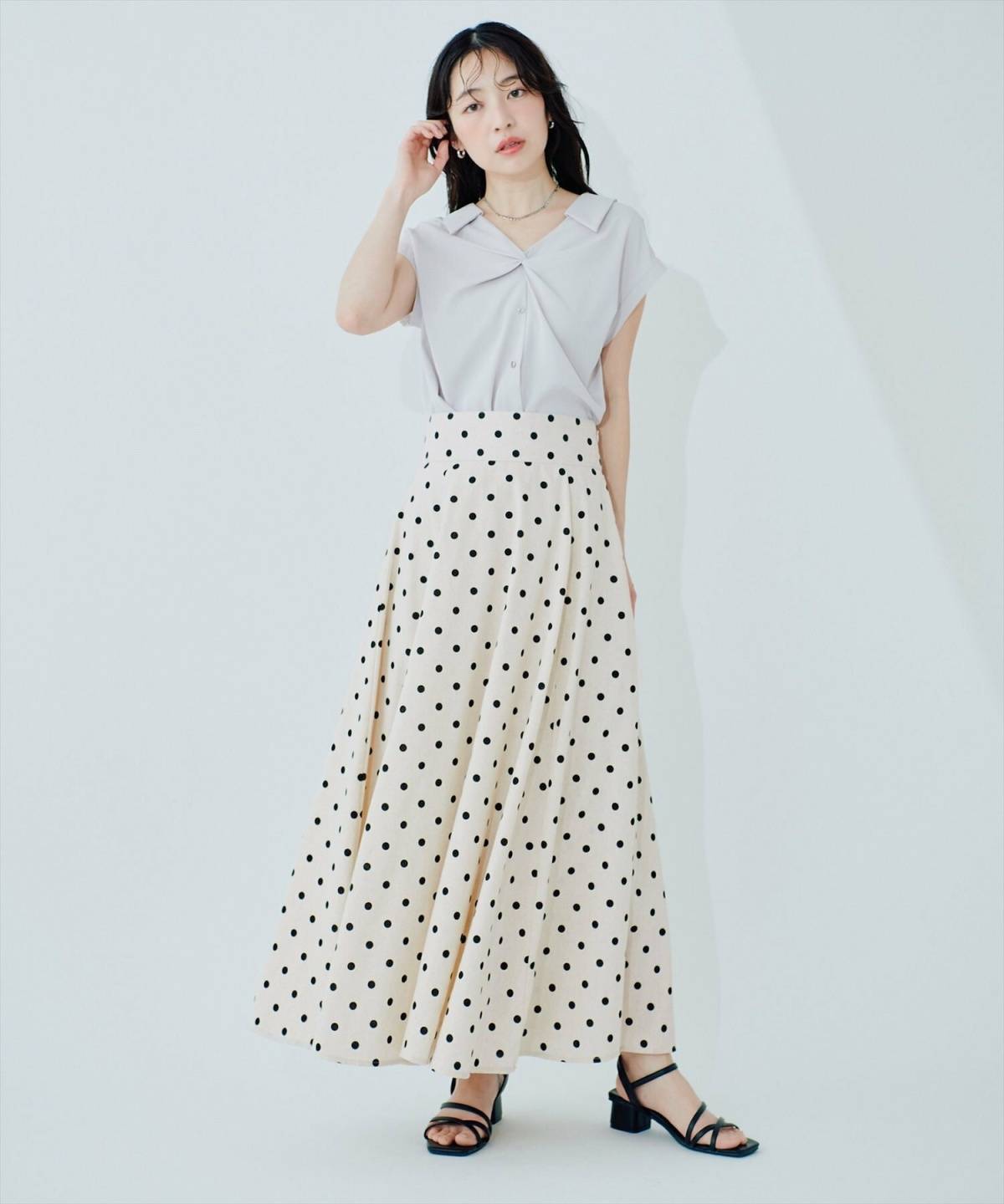 9月の沖縄の服装 ドット柄スカートコーデ