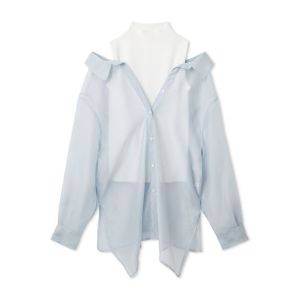 「ゆったりしてるのに着痩せする」40代の春コーデに重宝する垢抜けトップス3選【2026年4月】