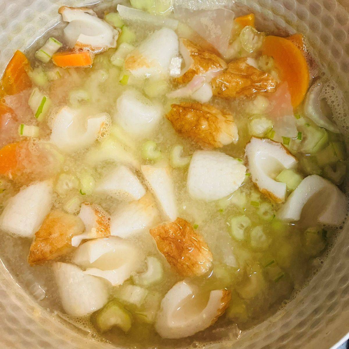 ニッスイ公式の「活ちくわと冬野菜のみそ汁」のレシピ