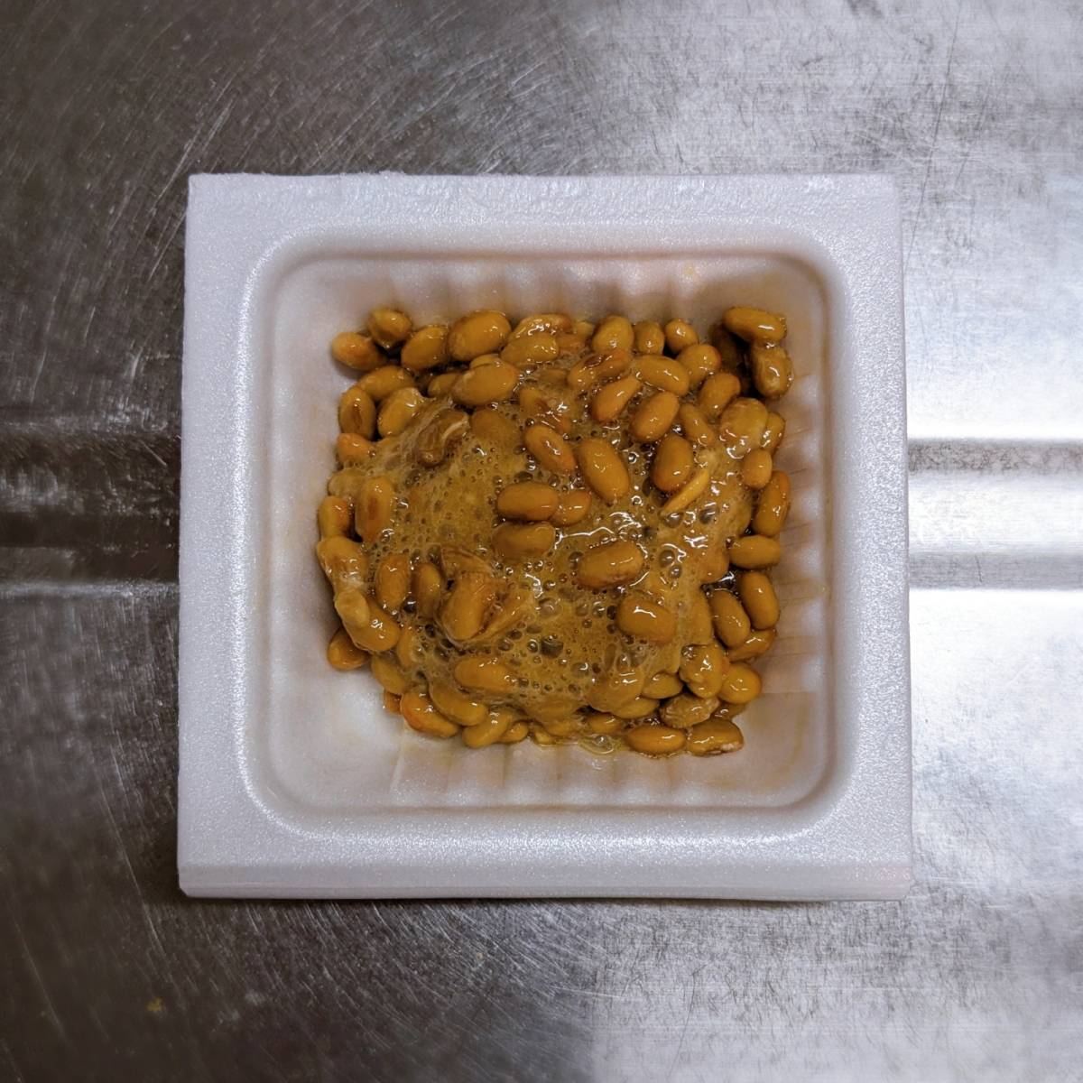 タカノフーズ公式の「納豆しらすネギ味噌丼」のレシピ