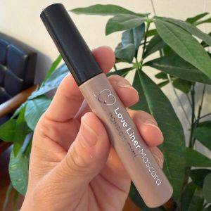 ナチュラルに目元を盛れる♡「ぽんぽんチップ」で束感を作れるマスカラ