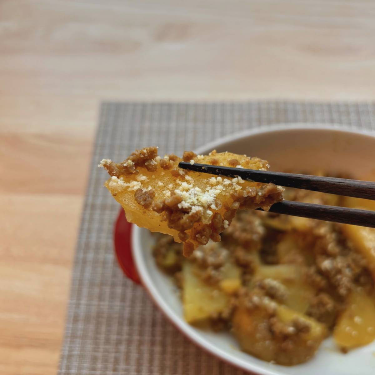 JAグループ公式の「じゃがいもと豚挽き肉のカレー煮」のレシピ