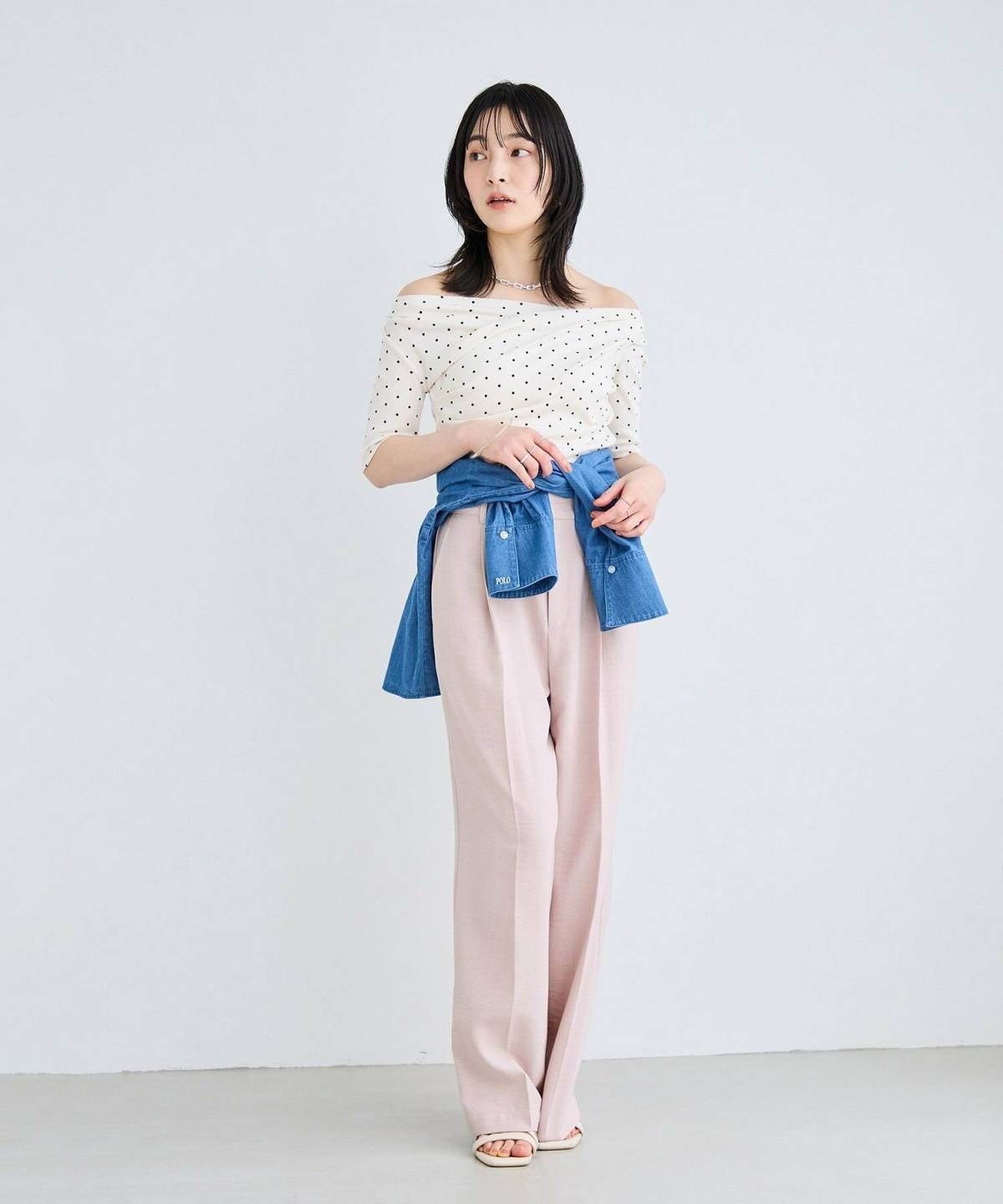 ベージュサンダルの夏コーデ