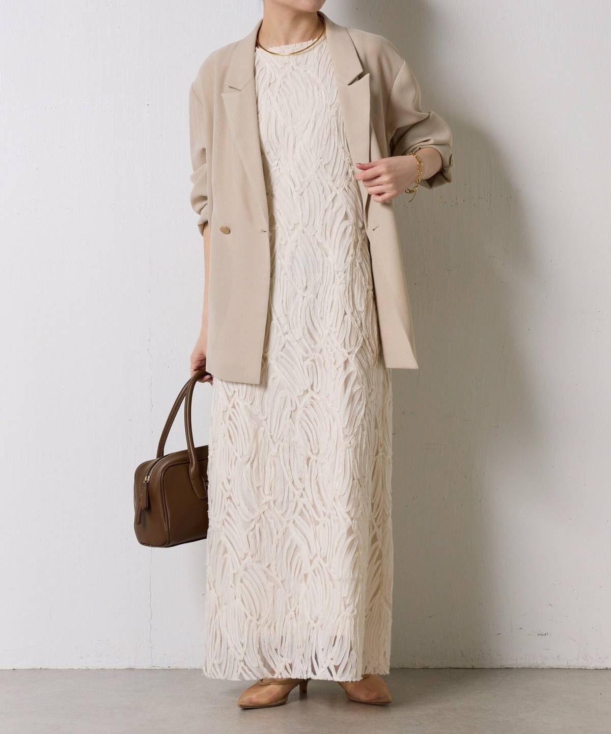 ベージュサンダルの夏コーデ