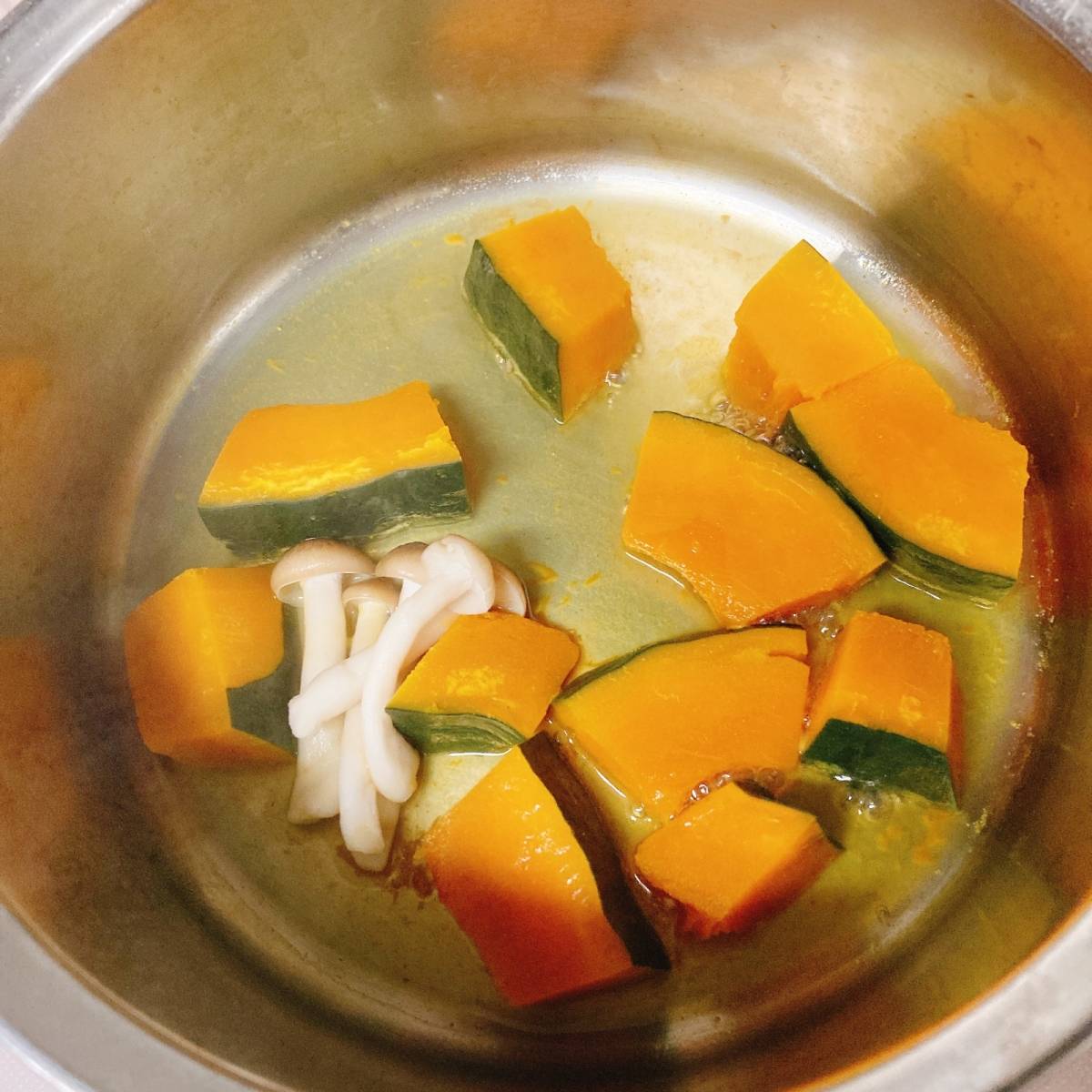 JAグループ公式の「かぼちゃしめじほうれん草のうま煮」のレシピ