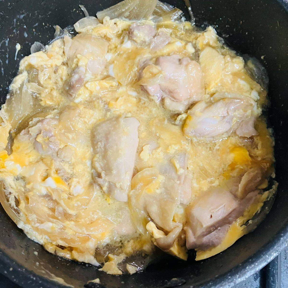 ヤマキ公式の「めんつゆの簡単親子丼」のレシピ