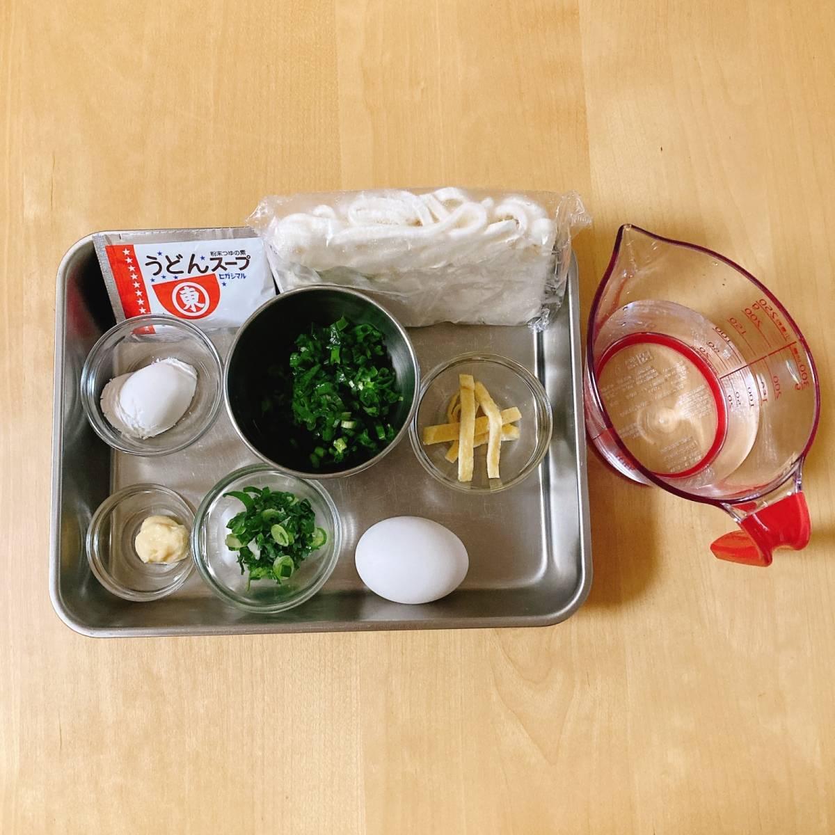 テーブルマーク公式の「レンジ1回で!ポカポカしょうがのとろたまうどん」のレシピ