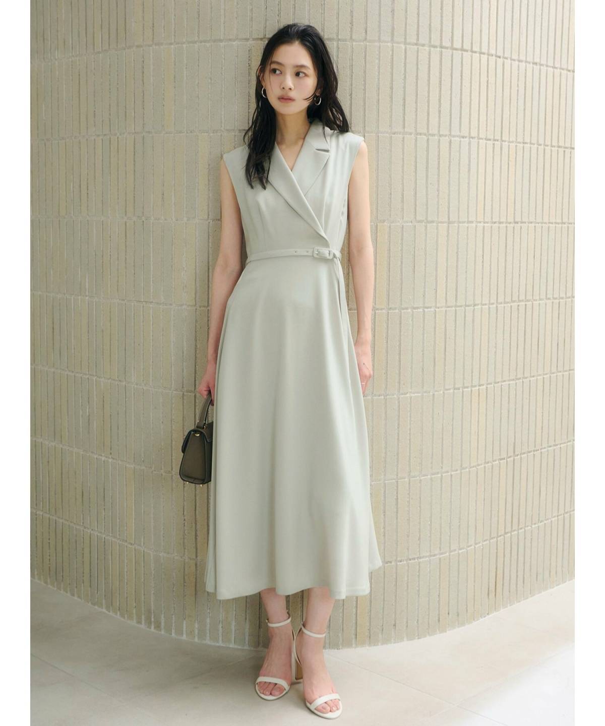 白サンダルを使った夏コーデ