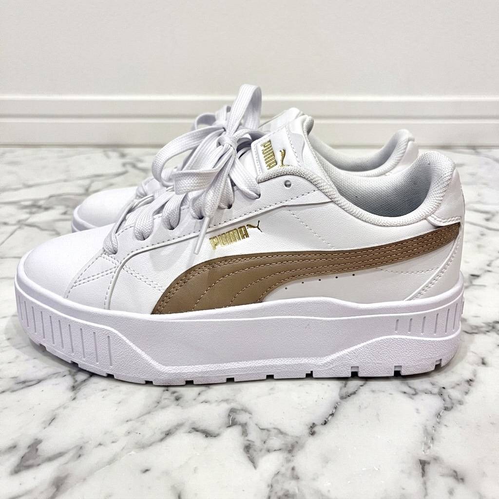 PUMAのスニーカー