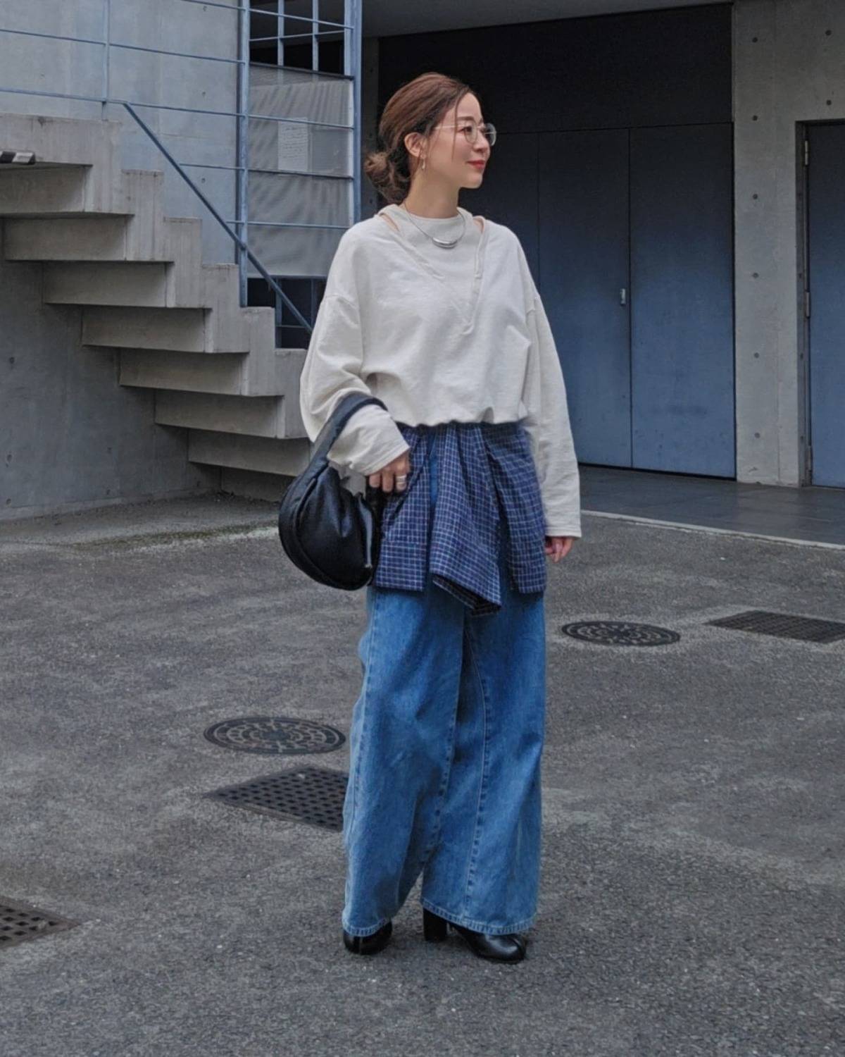 チェック柄シャツを腰巻きする!