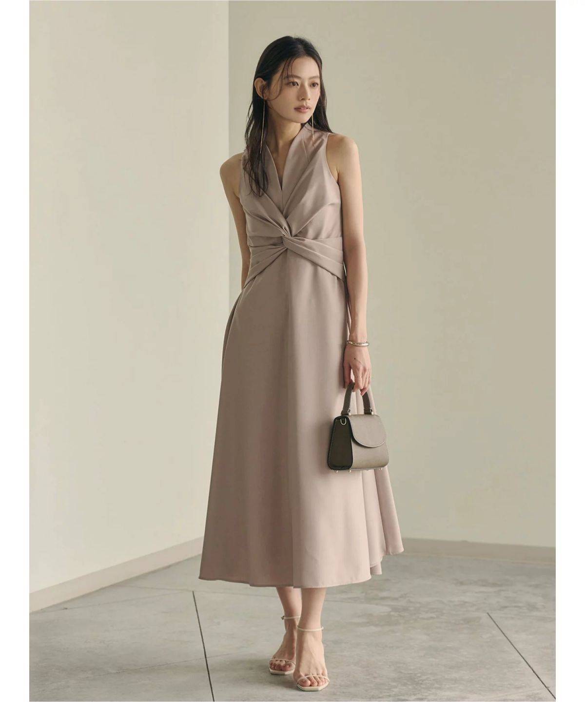 anuans ツイストギャザーワンピース