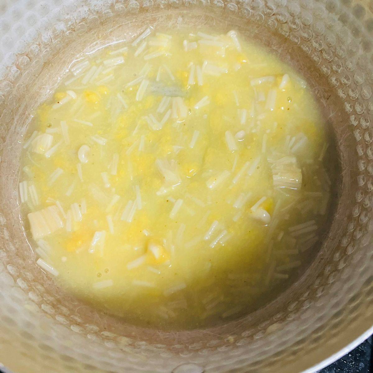 JAグループ公式の「簡単♪パンの耳とえのきのクリームグラタン」のレシピ