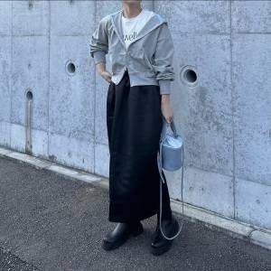 【2026年4月】おばさん感ゼロ……！老け見えしない黒スカートコーデ5選