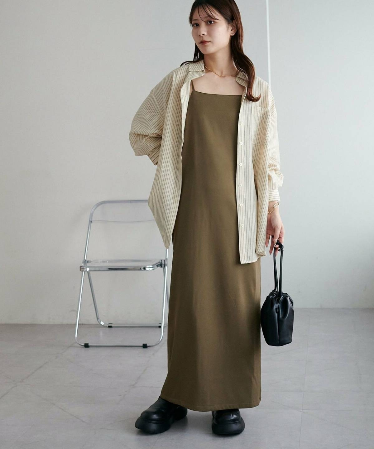 10月京都コーデ キャミワンピース×シャツ