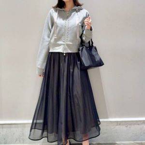 「さっと羽織れて垢抜ける」寒暖差にも紫外線にも即対応！春に頼れるUVカットパーカー3選【2026年4月】