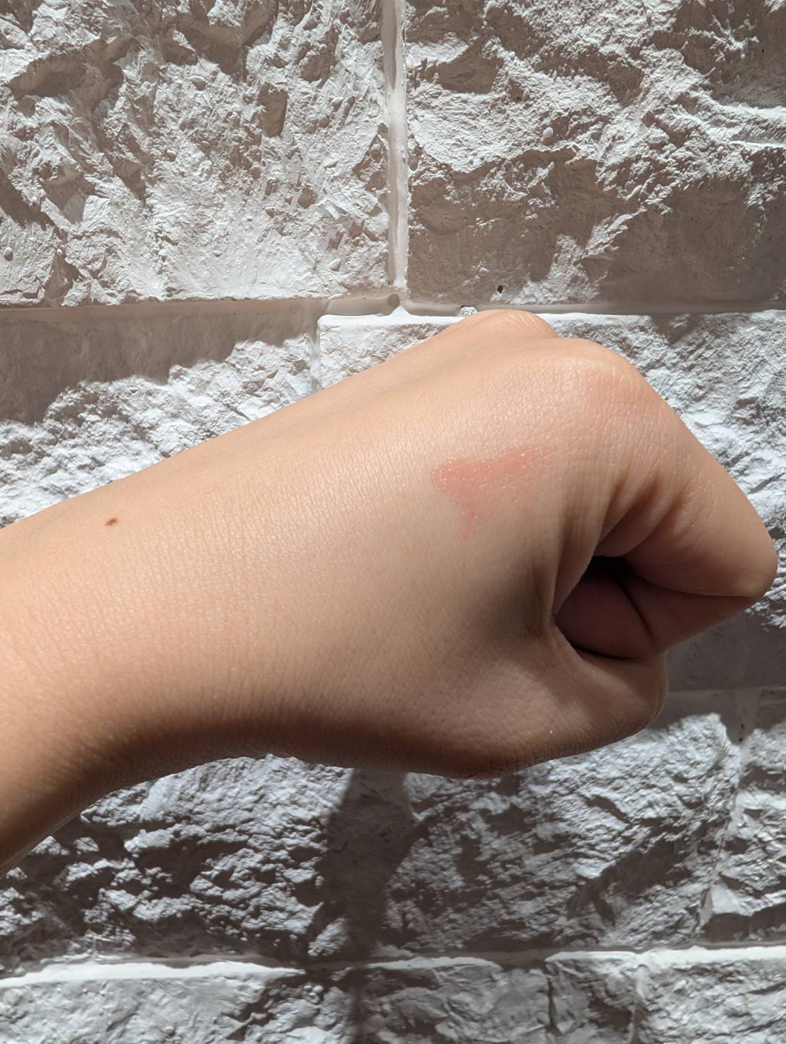 DHC リップクリームを手に塗ったところ