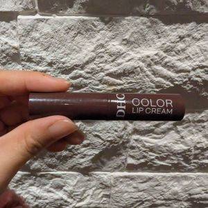 シアー＆ナチュラルな発色が好み♡ポーチにinしやすいリップクリーム