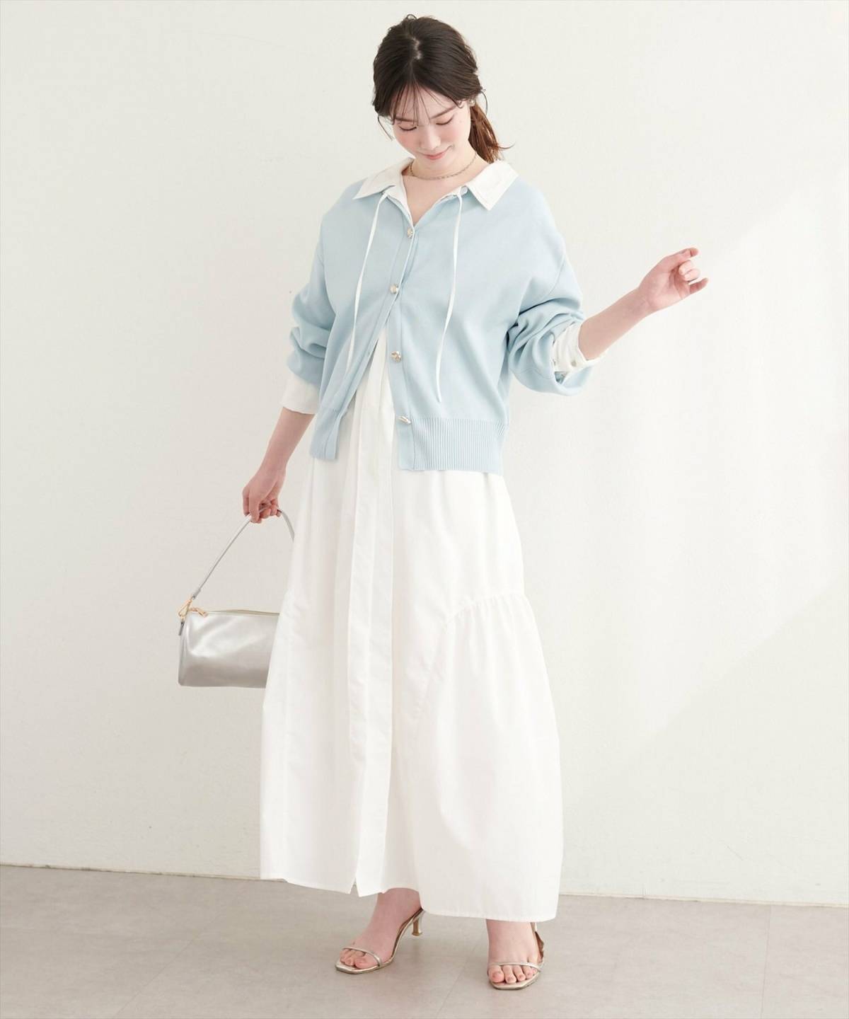 夏の水色カーディガンコーデ