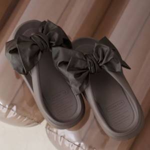 【FRAY I.D×韓国ブランド】2026年も登場！疲れた足を楽にするリカバリーサンダル「クセになる履き心地」