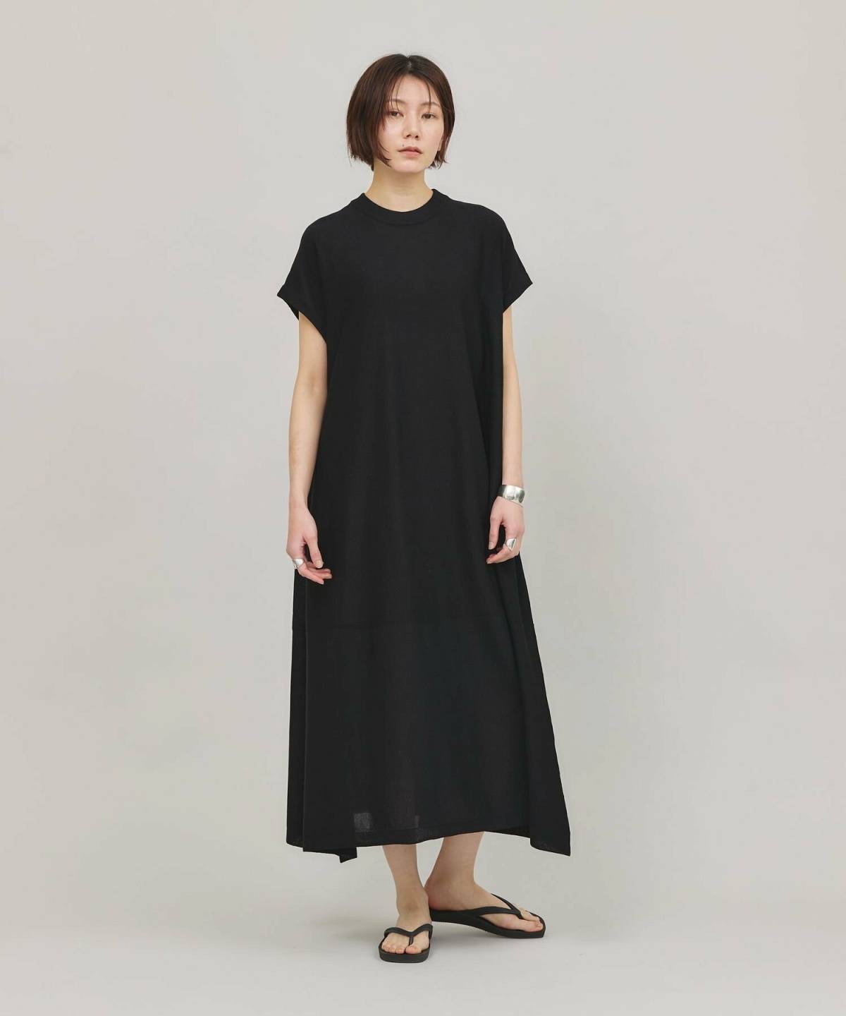 9月の大阪コーデ 半袖フレアワンピース×フラットサンダル