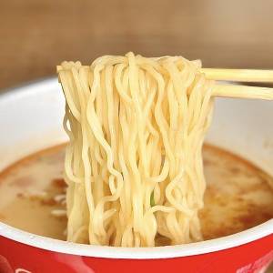 【日清】人気チェーン店の味を再現した新作カップ麺が発売中！正直レビューしてみた