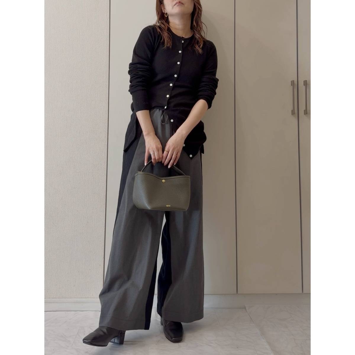 オールブラックコーデ