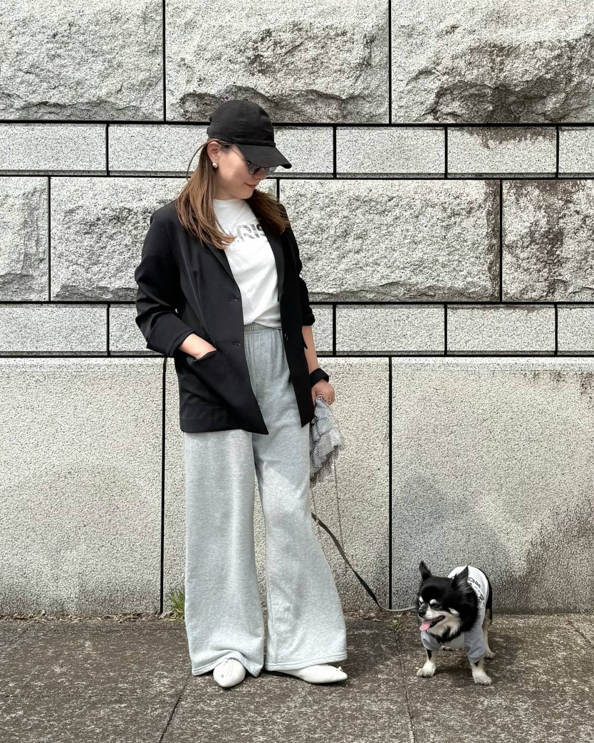 ジャケット×スウェットパンツのMIXコーデ