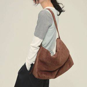 「見た目以上に大容量」50代にふさわしいショルダーバッグ3選【2026年4月】