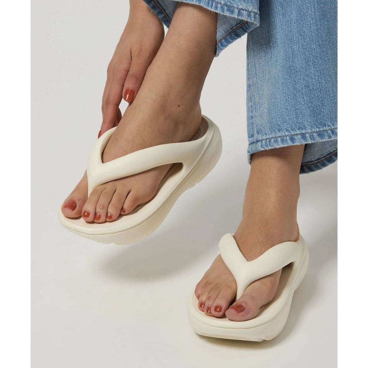 人気リカバリーサンダル TAW&TOE Zerovity Plumpy