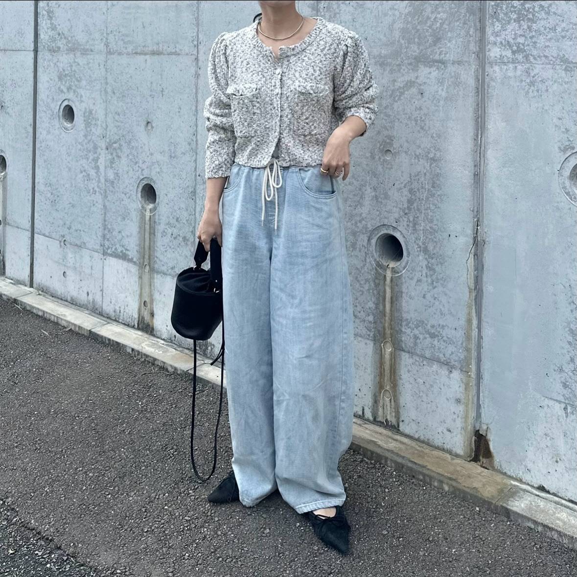 ツイード風カーディガン×デニムパンツ