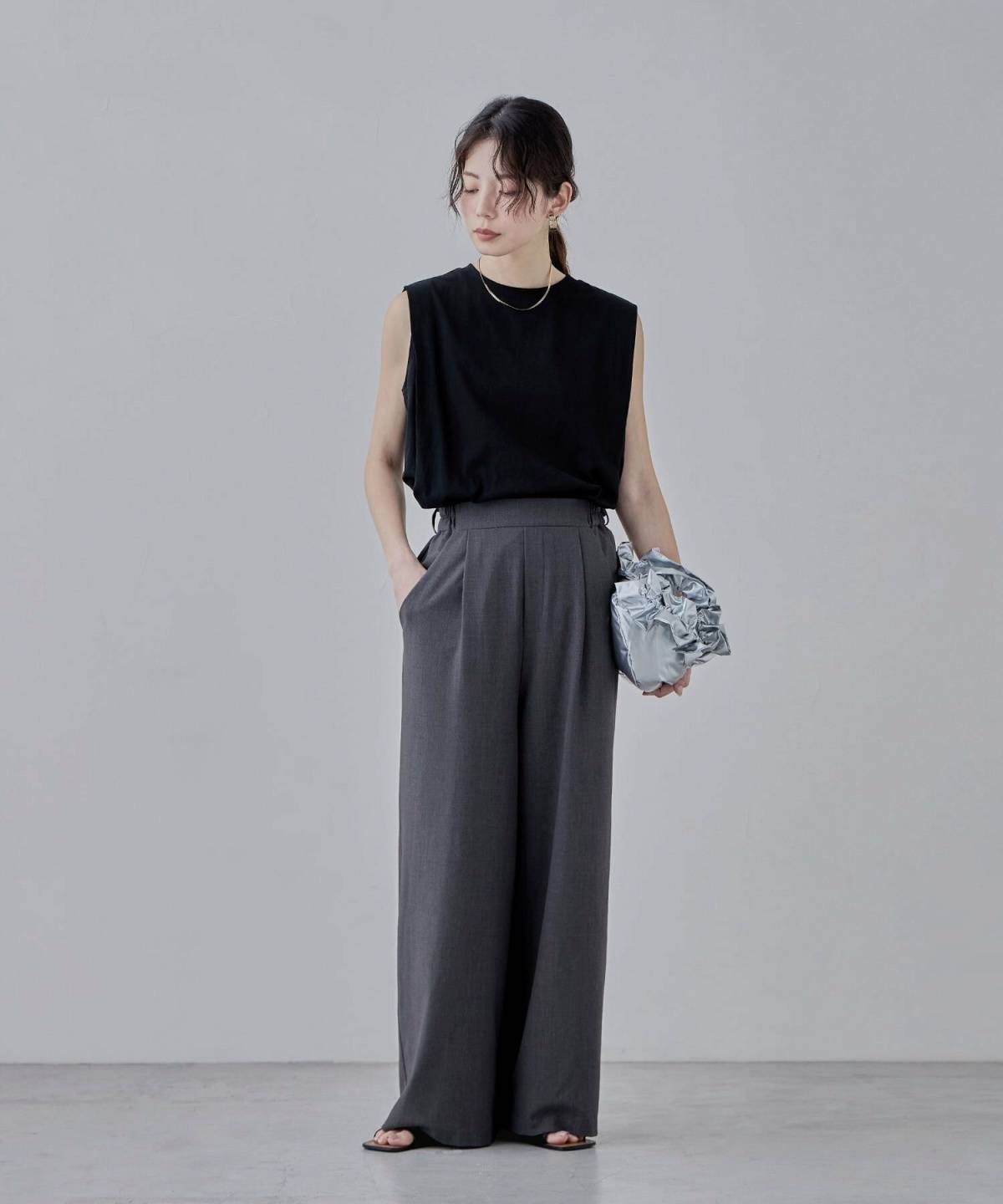 8月の京都コーデ ノースリーブTシャツ×ワイドパンツ