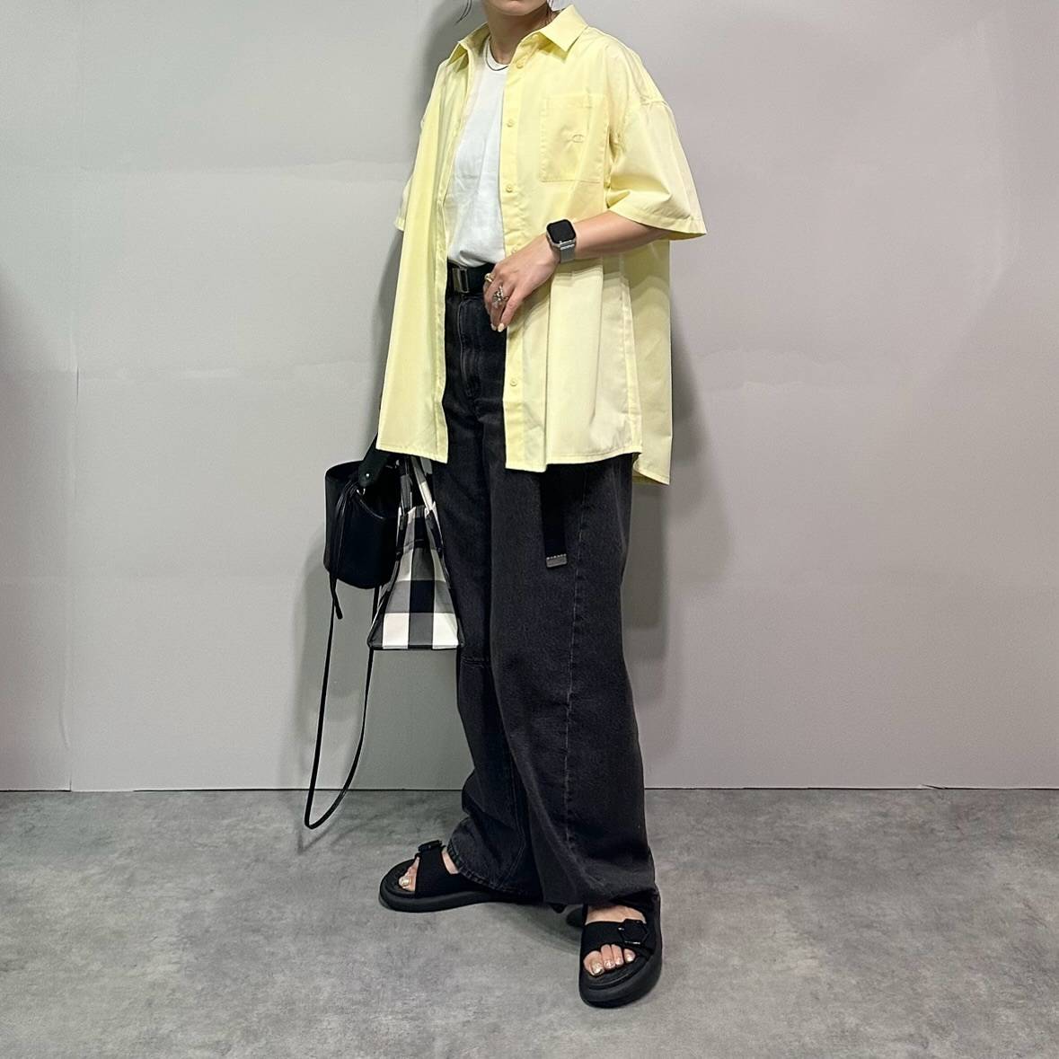イエローのカラーシャツを主役にする♡