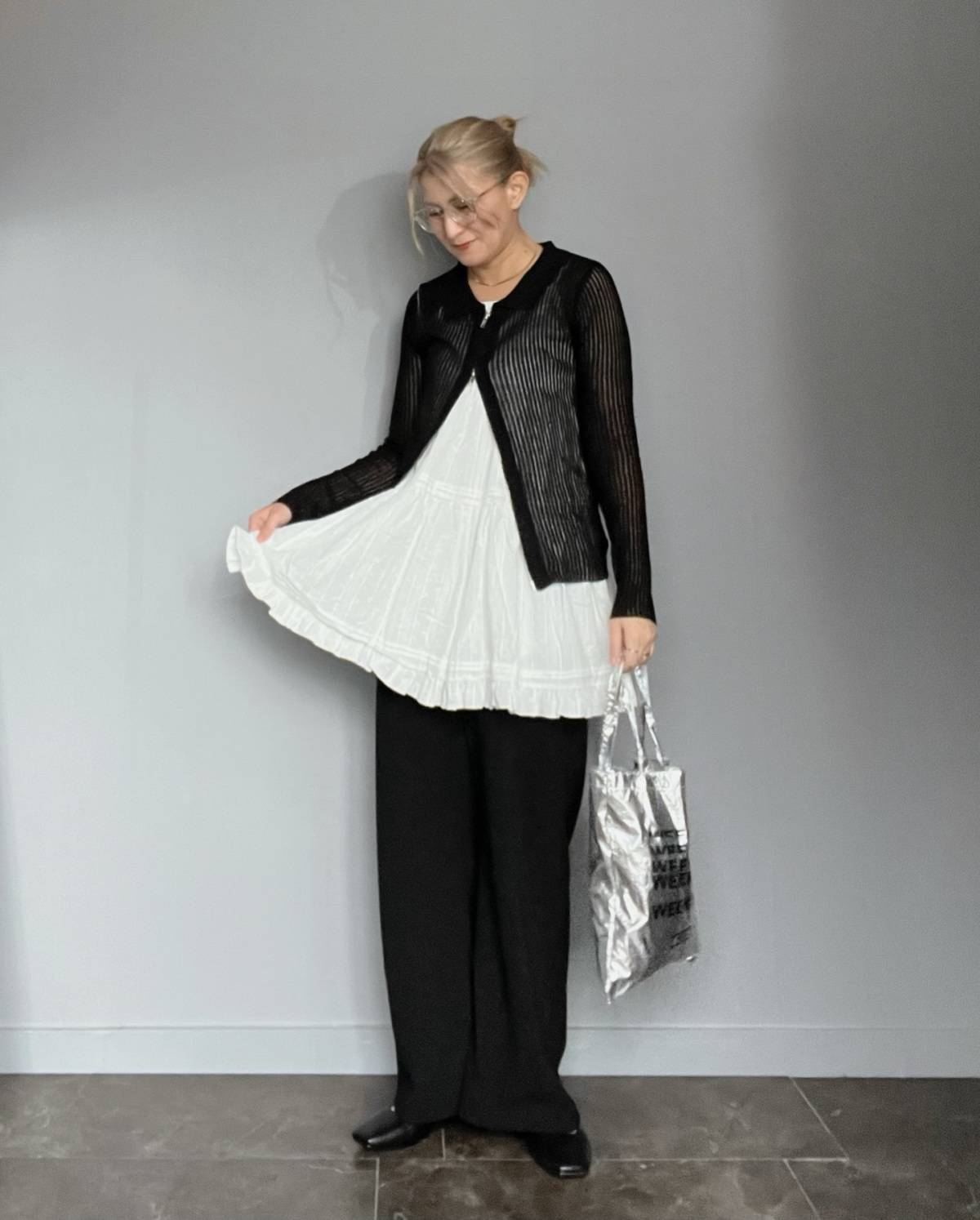 ミニワンピースを使ったモノトーンコーデ