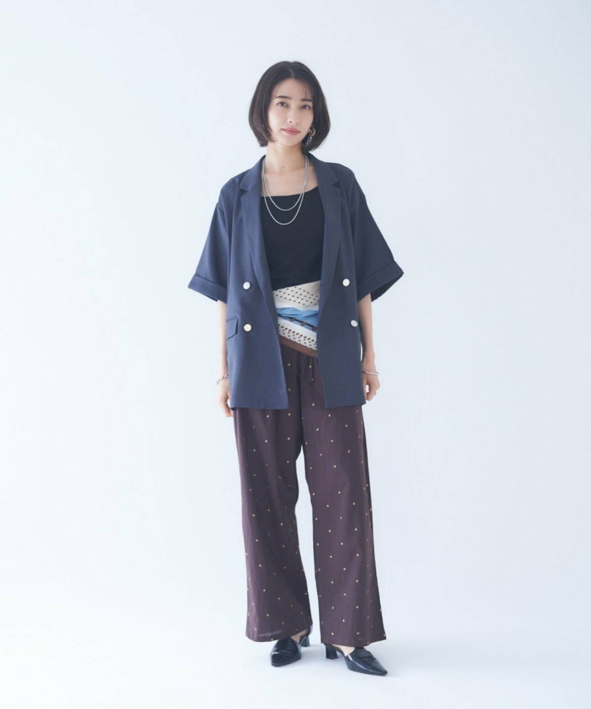 スカーフを使った秋コーデ ジャケット×パンツ