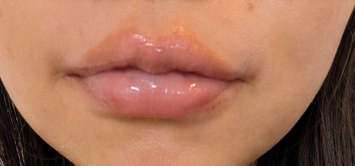 TREATMENT LIP SERUM スウォッチ