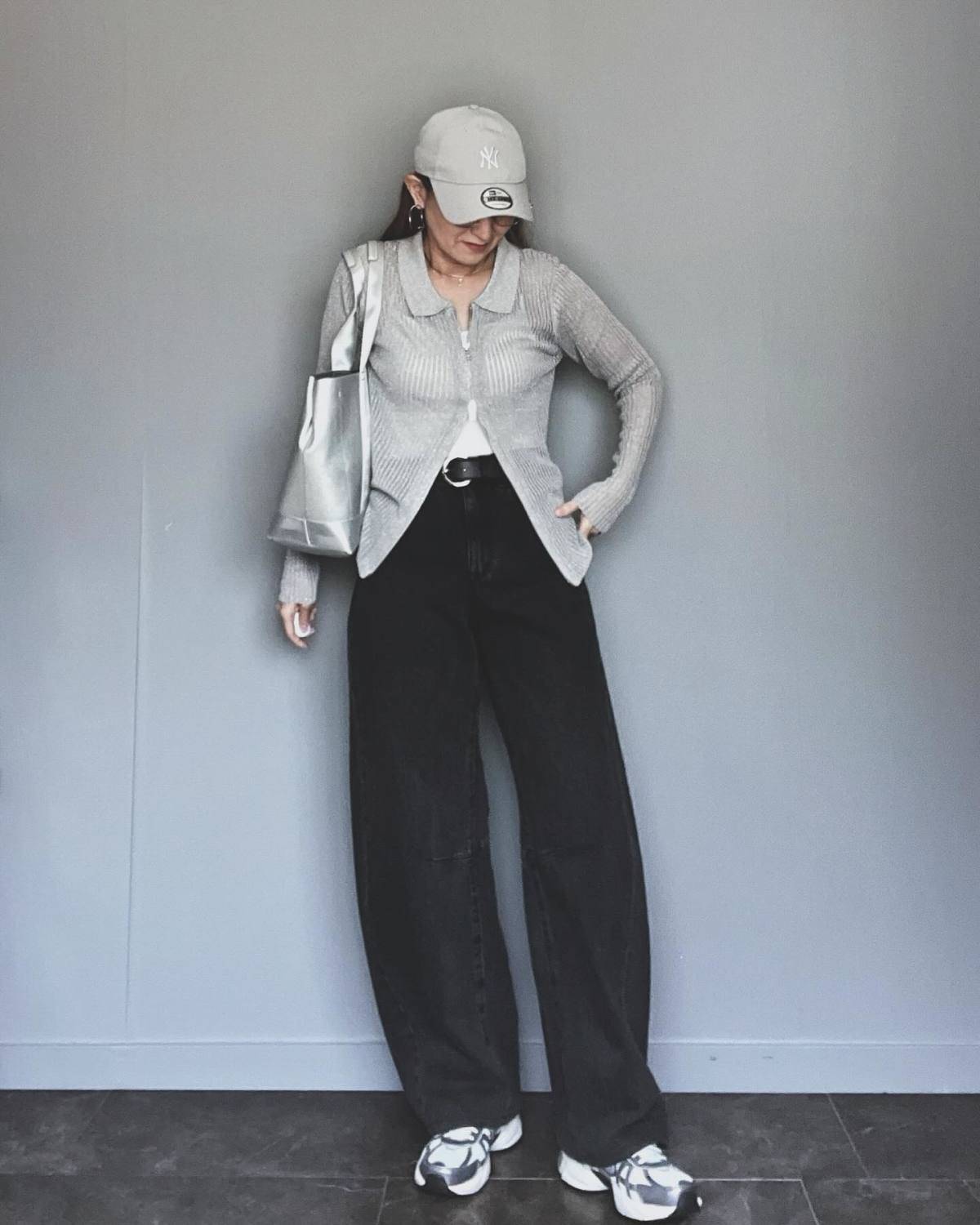 襟付きカーディガン×デニムパンツ