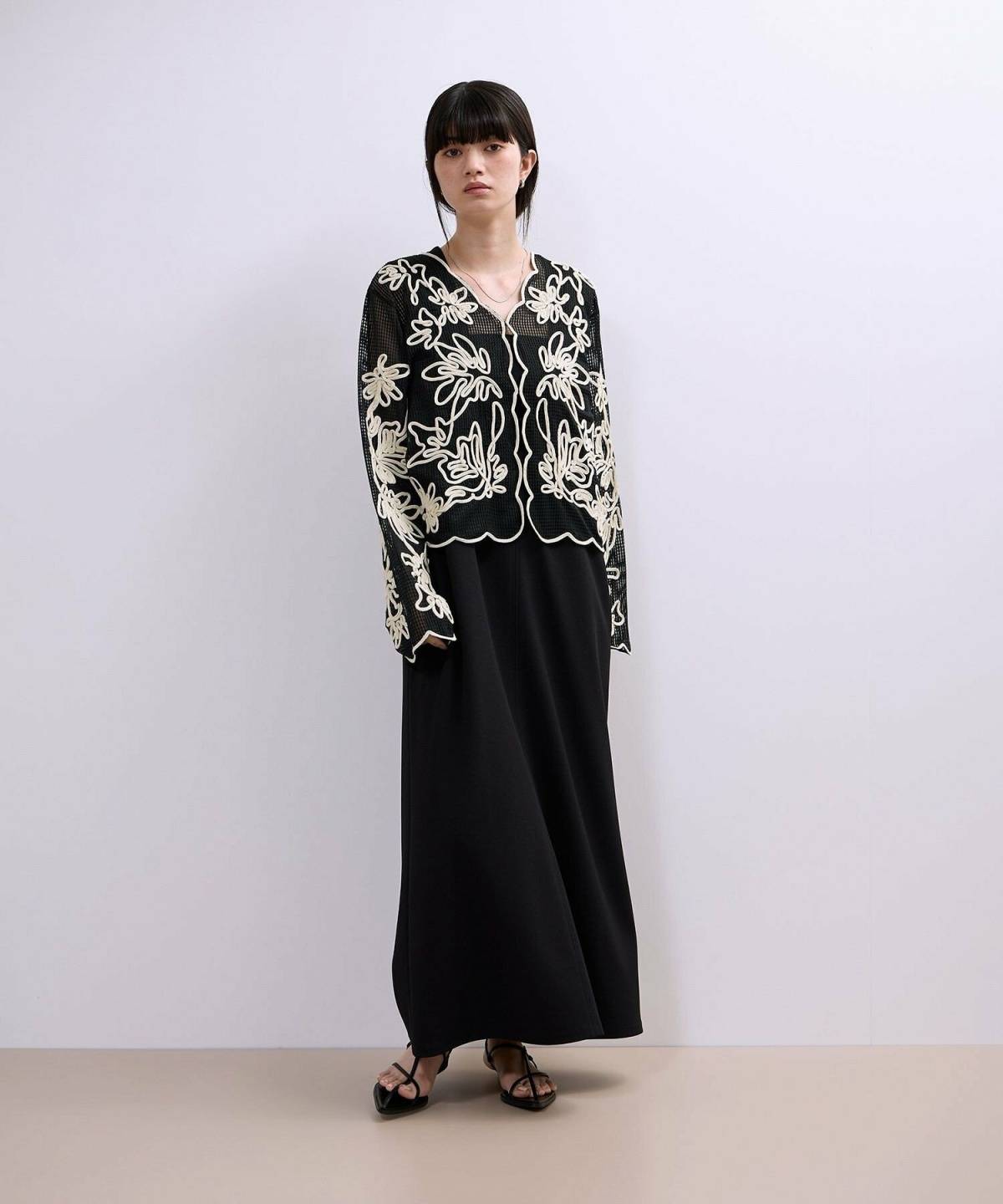 【40代の黒カーディガン】おすすめ夏コーデ