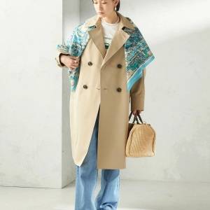 「スカーフ」が秋コーデのアクセントに♡おしゃれな着こなし12選