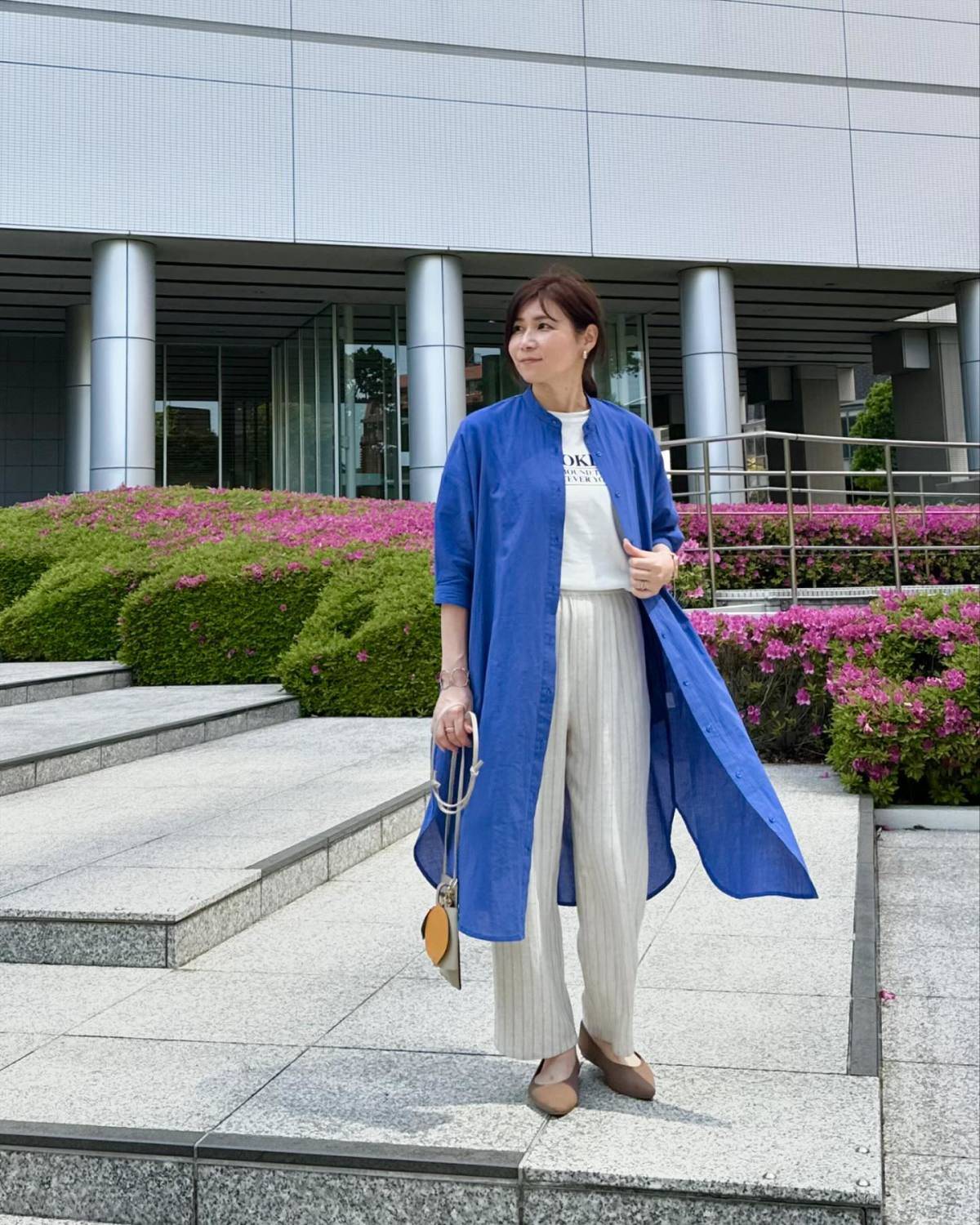 シャツワンピースを羽織る！