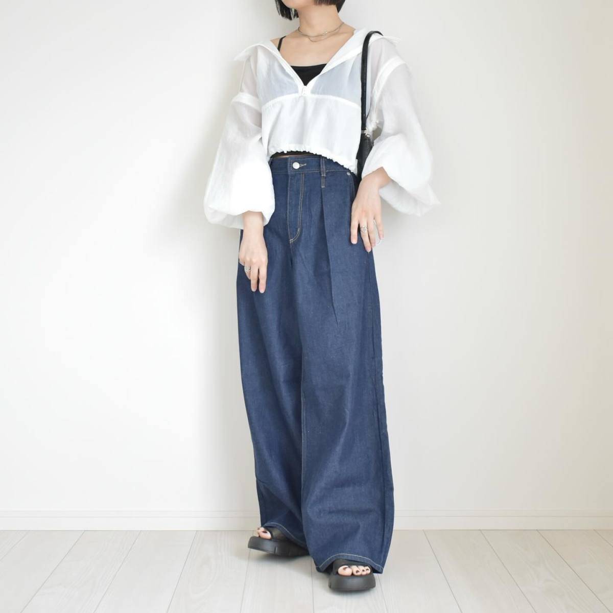 シアーパーカー×ワイドパンツ