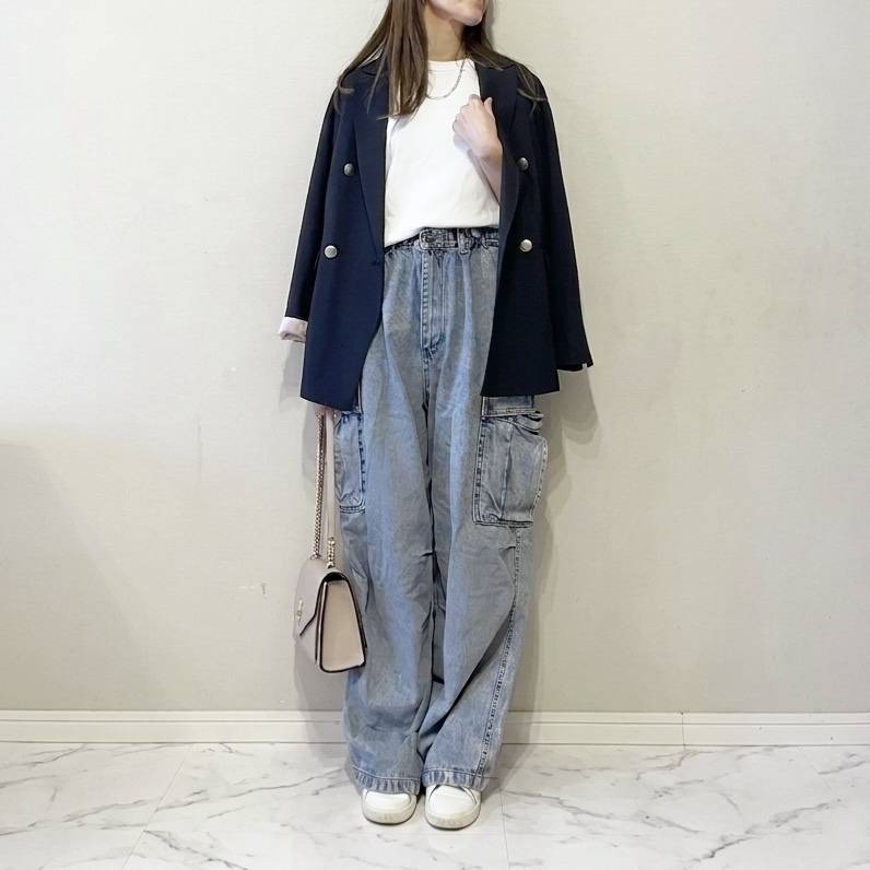 stola.「ダブルブレスト後ろ釦あきジャケット」を使ったパンツコーデ