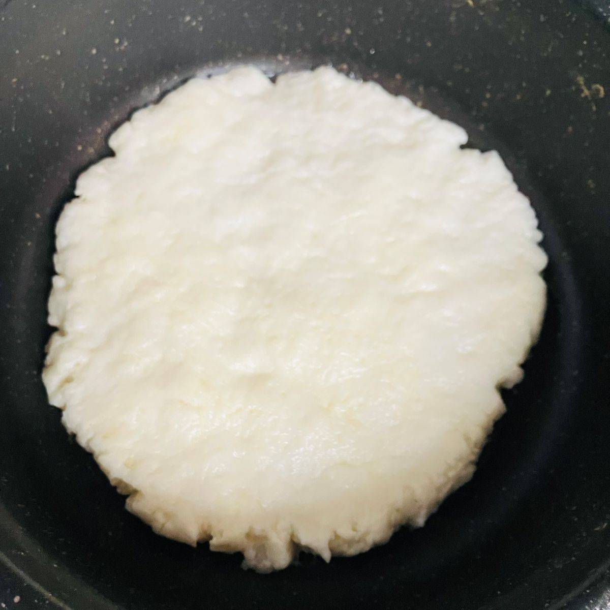 森永公式の「フライパンでクリスピーピザ」のレシピ