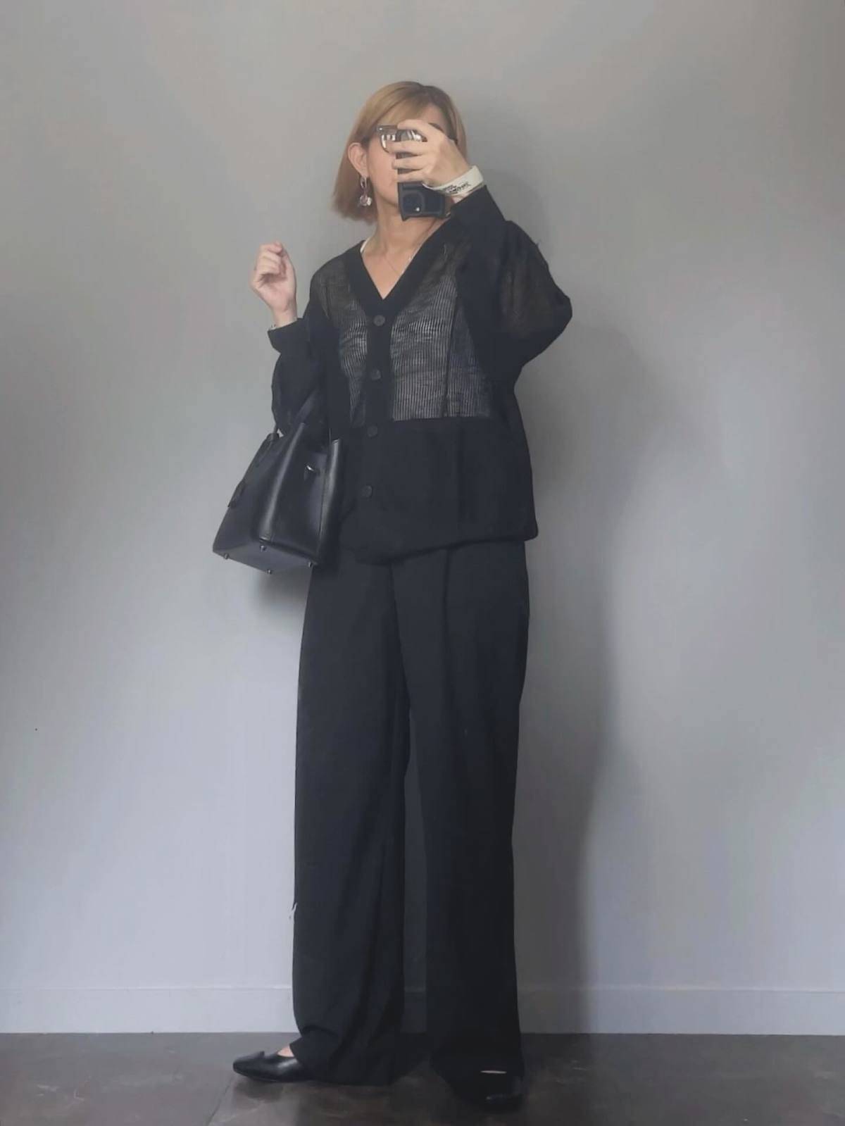 オールブラックコーデ