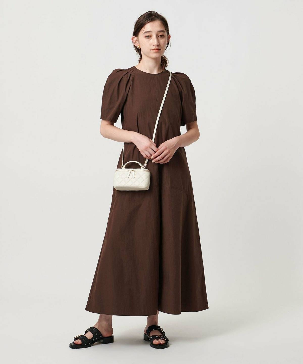 9月の京都の服装 パフスリーブワンピースコーデ