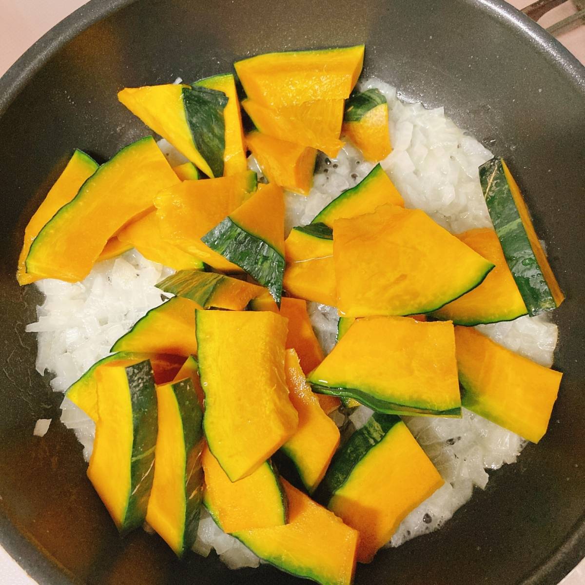 JAグループ公式の「かぼちゃのコッテリ炒め、チーズのせ」のレシピ