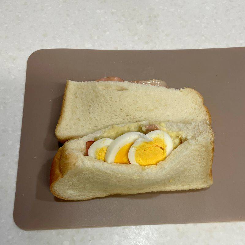 ヤマザキ公式の「ポテたまサラダのふかふわよくばりサンド」のレシピ