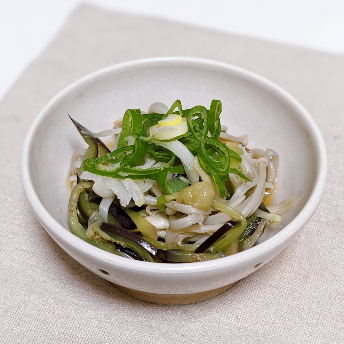 ヤマキ公式の「蒸しなすのそうめん風」のレシピ